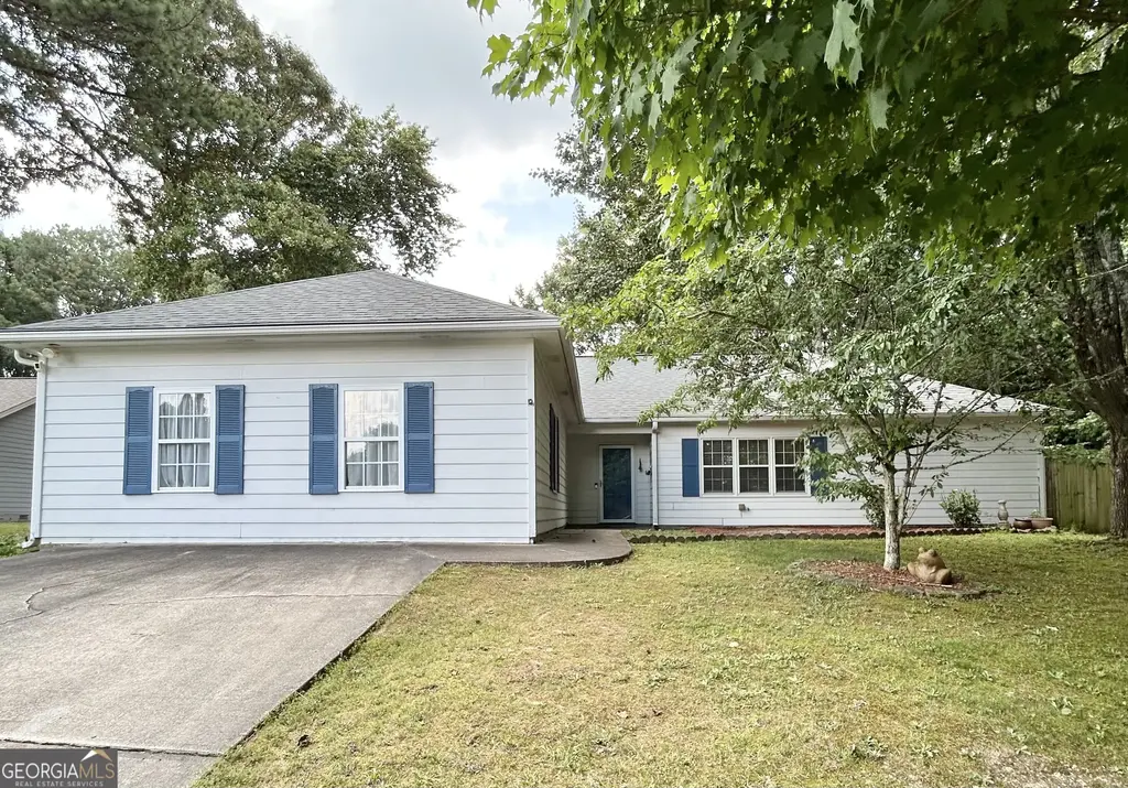733 Fallowfield Drive, Loganville