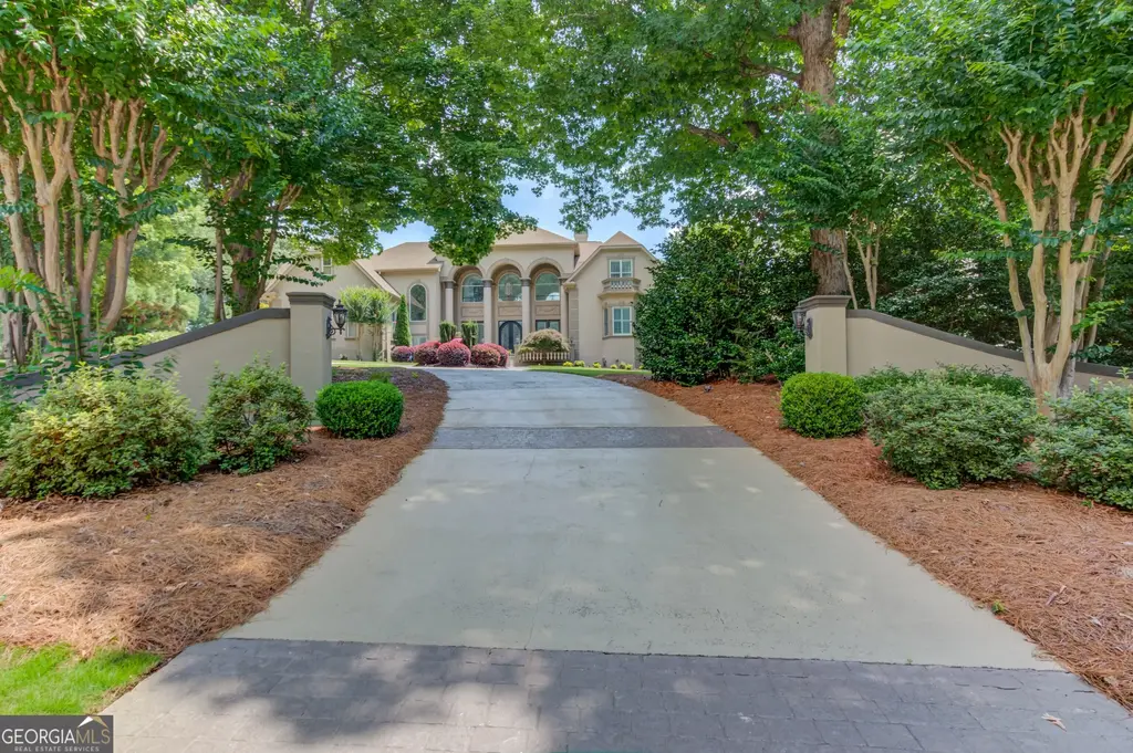 1905 Kathy Whitworth Drive, Braselton