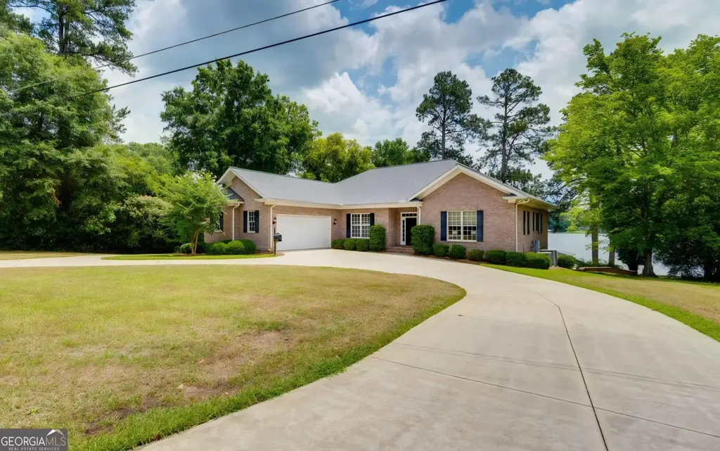 115 Lakeshore Court Ne, Milledgeville
