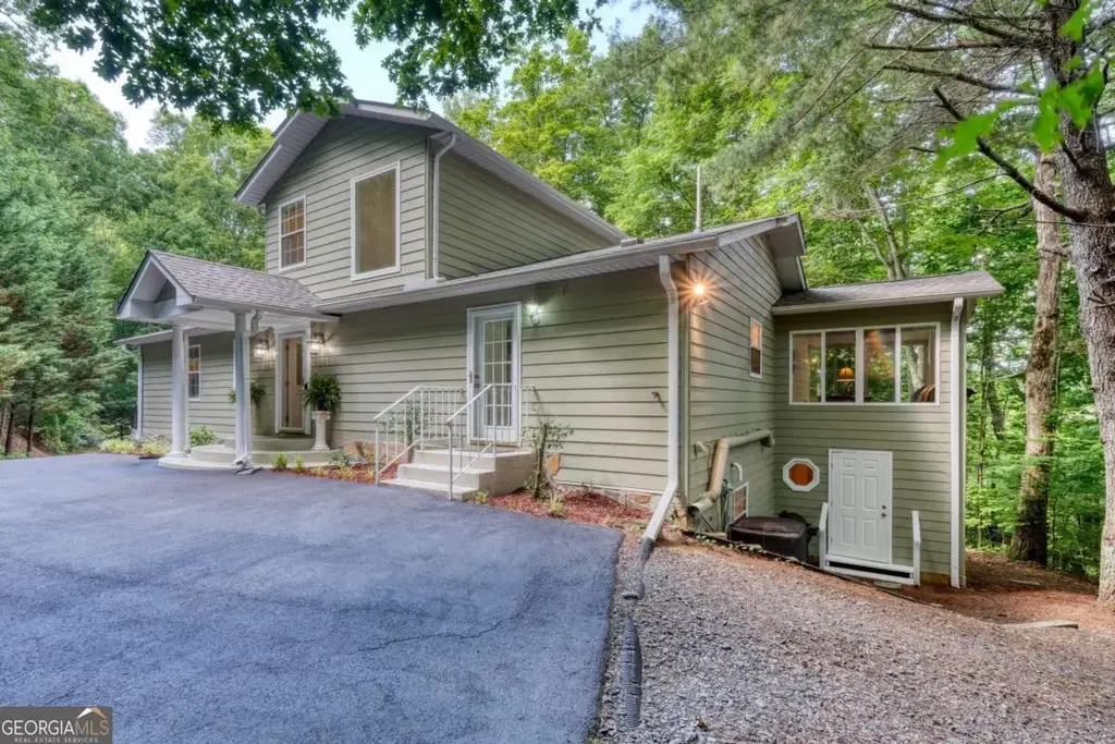 549 Cook Mountain Drive, Blairsville