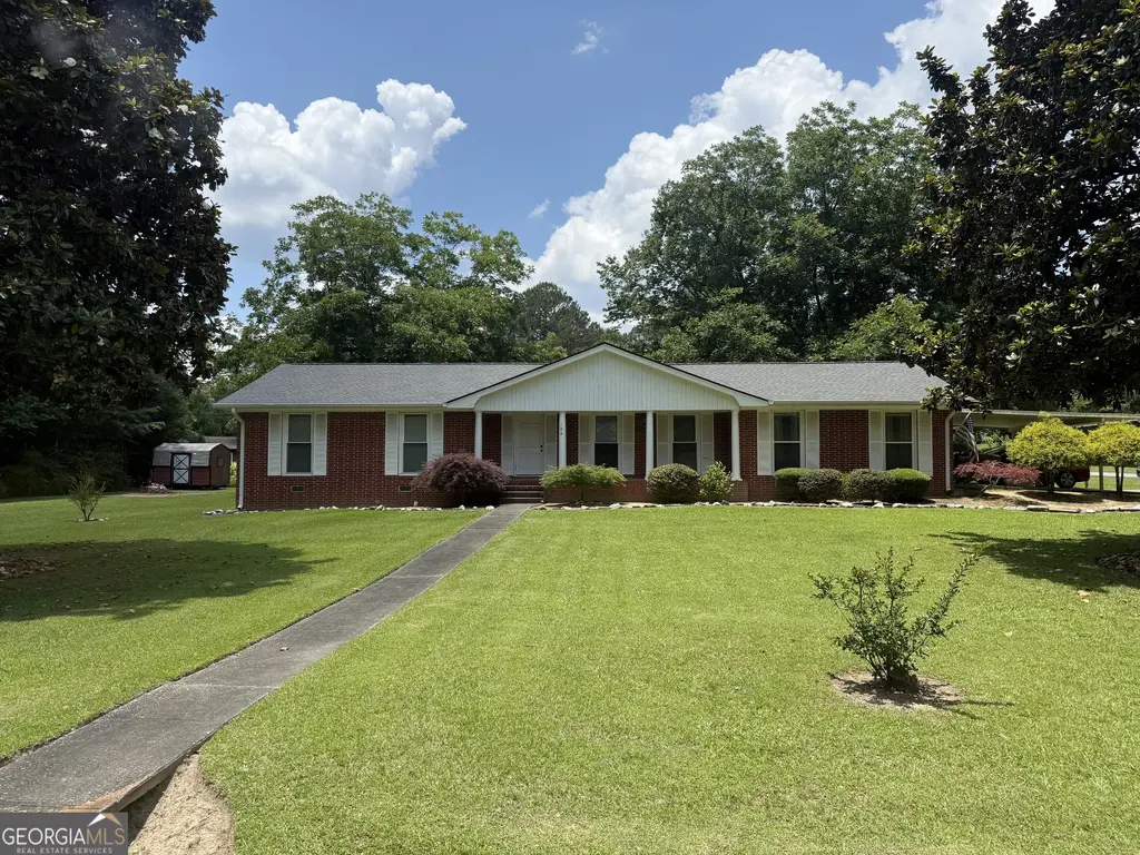 100 Pine Street, Fayetteville