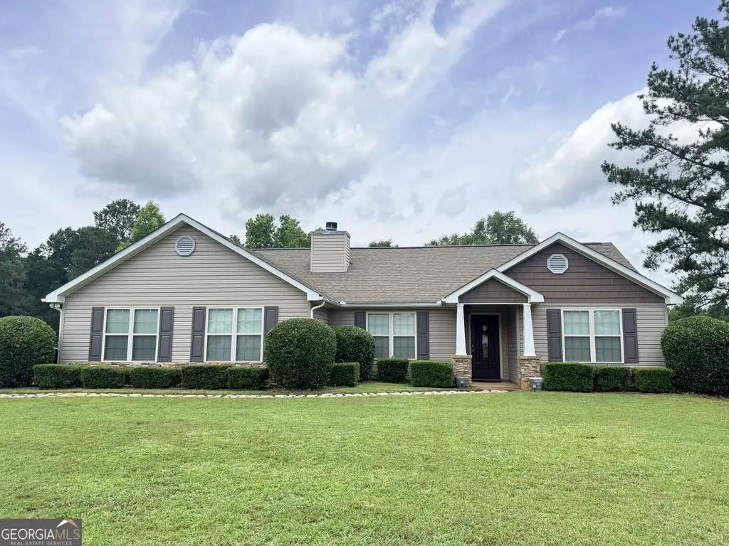 202 Shannon Court, Thomaston