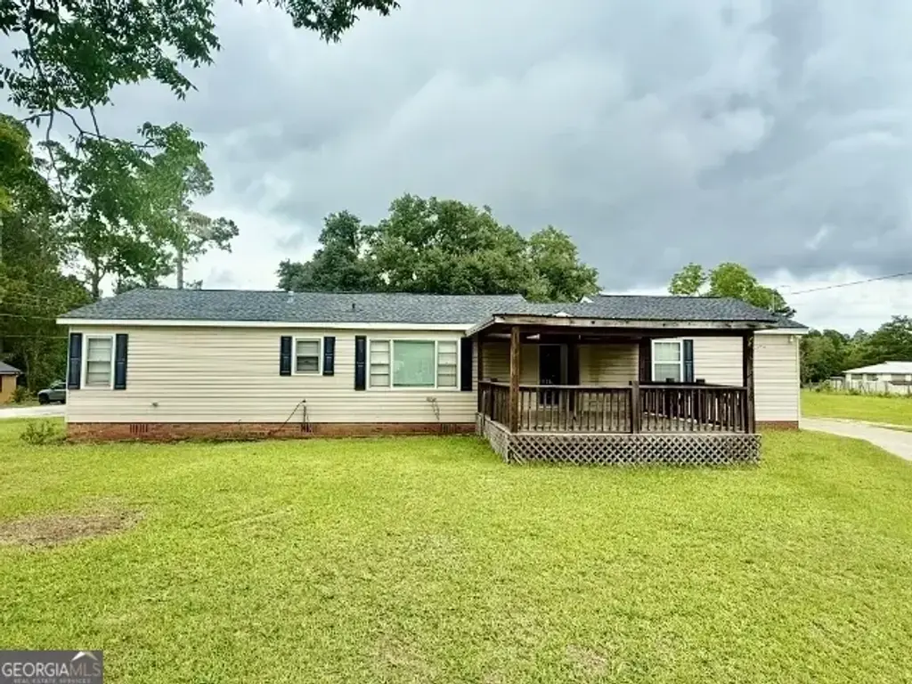 451 Lambs Bridge Road, Swainsboro
