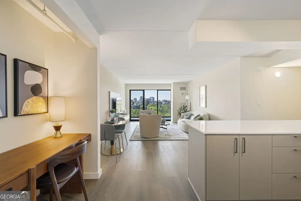 2460 Peachtree Road Ne 401, Atlanta