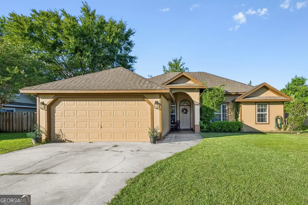 602 Hunt Club Road, St. Marys