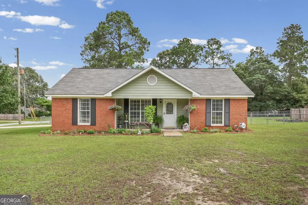 101 Tall Pines Drive, Leesburg