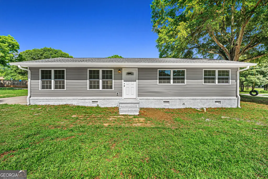 16 Elm Street, Hartwell