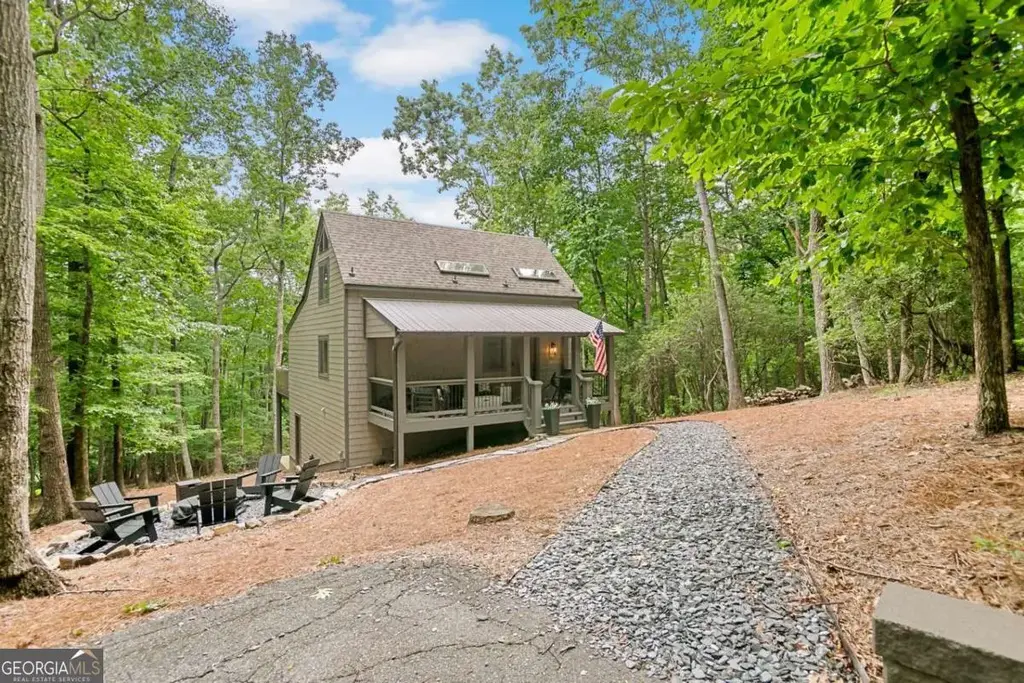 233 Lone Wolf Trail, Jasper