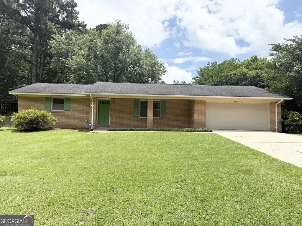 815 Mccurdy Boulevard, Manchester
