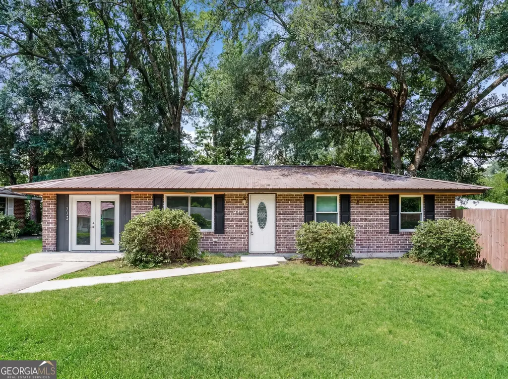 733 Sutton Street, Jesup