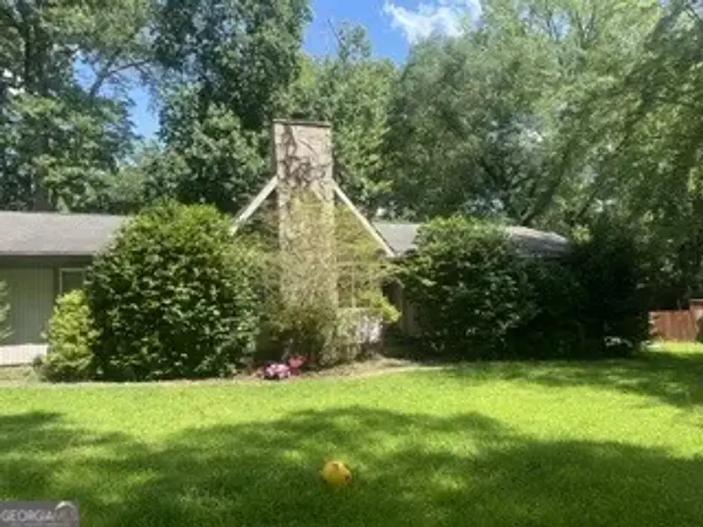 8464 Helmer Court, Riverdale