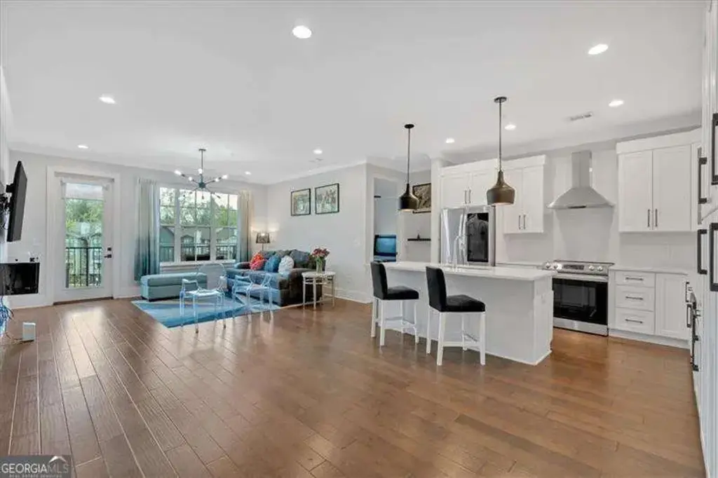 6890 Peachtree Dunwoody Road 303, Atlanta