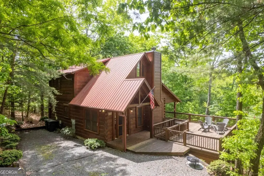 305 Martin Crossing, Cherry Log