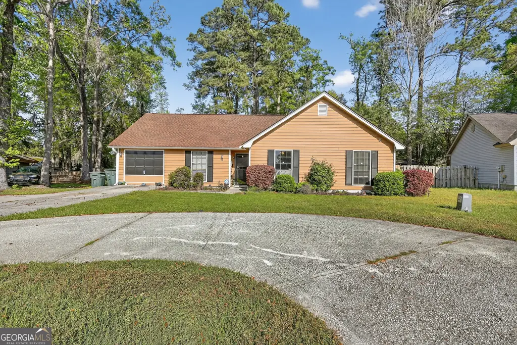 6 N Nicholson Circle, Savannah