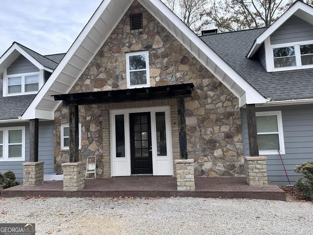 7045 Collins Point Road, Cumming