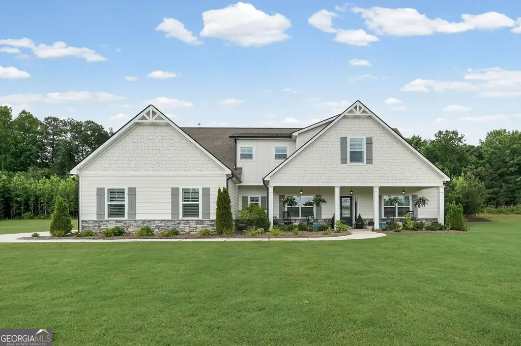 185 Cedara Drive, Newnan