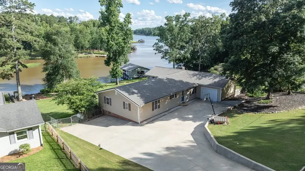 162 Quail Knoll Drive, Eatonton