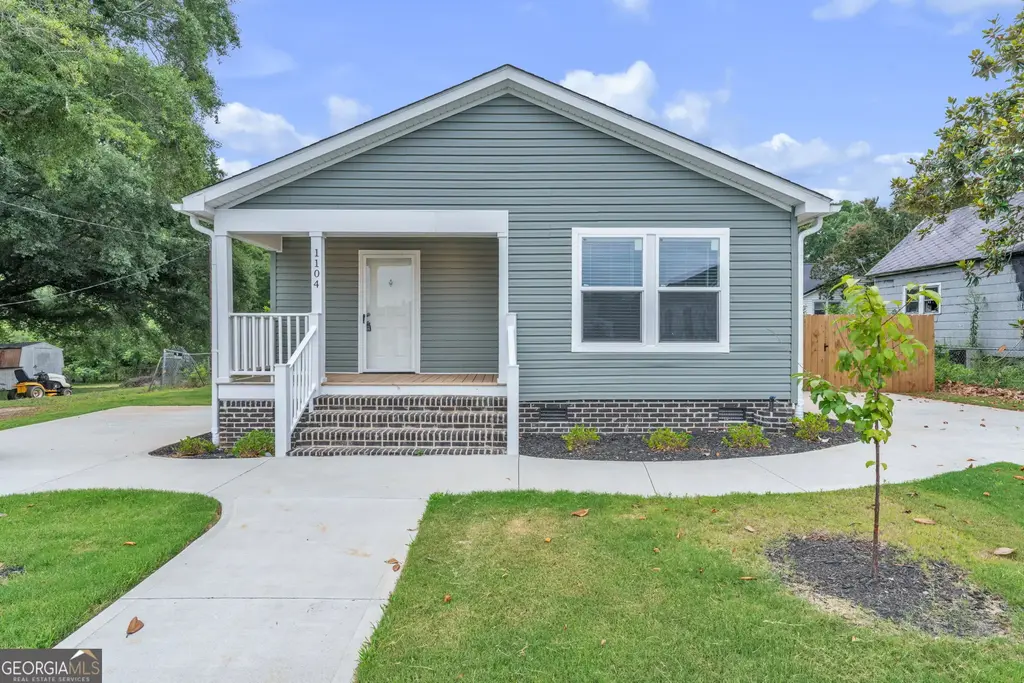 1104 E Front Street, Iva