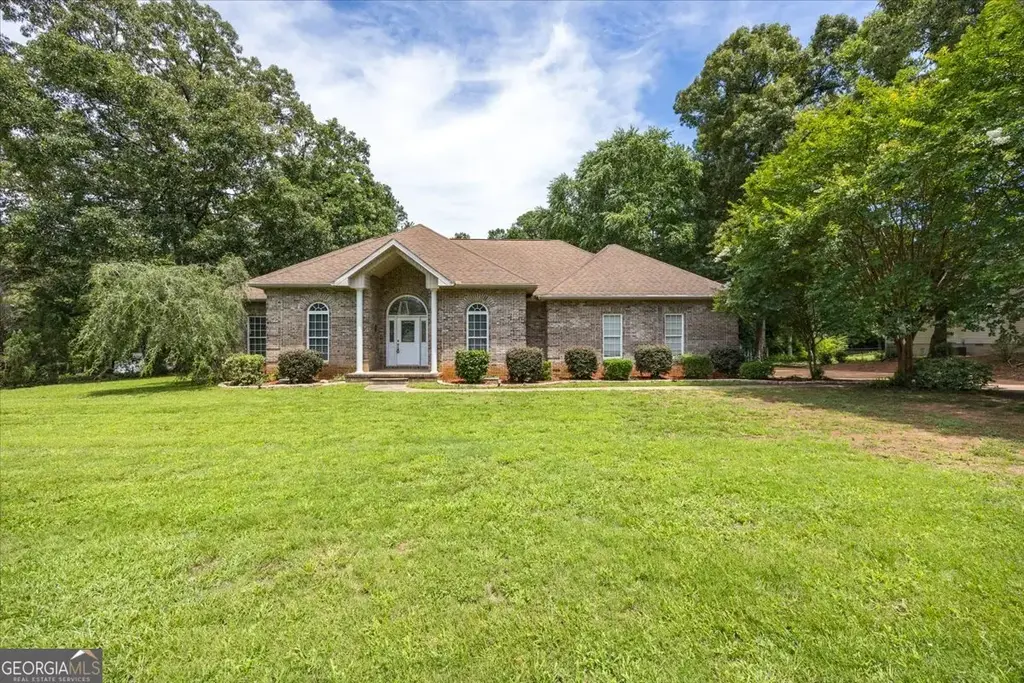 156 Henry Drive, Gray