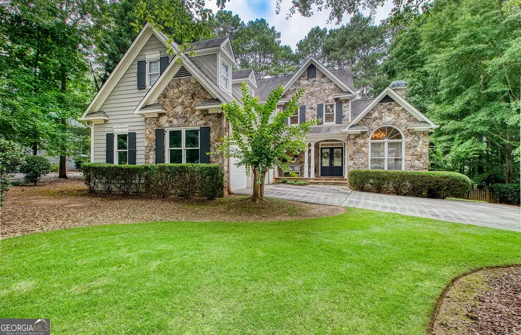 22 Shoreline Drive, Newnan