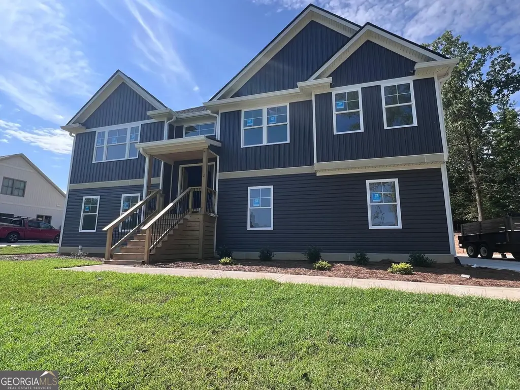330 W. Lakeview Drive, Milledgeville