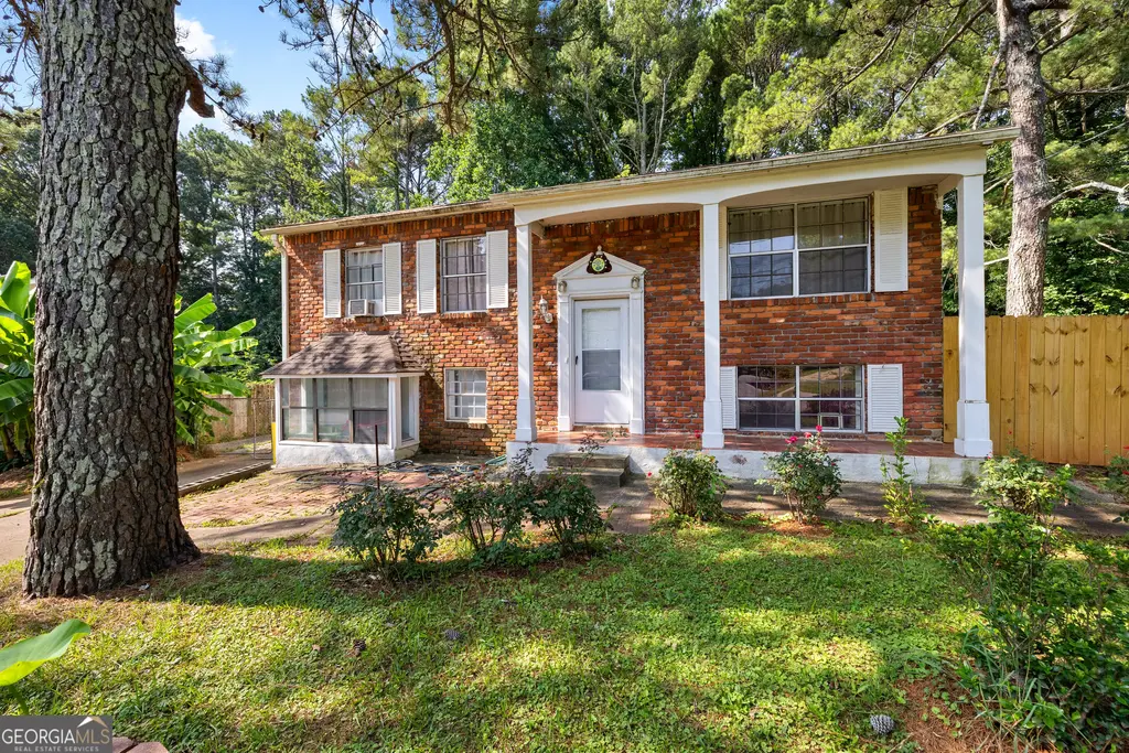 1025 Lynwood Place, Forest Park
