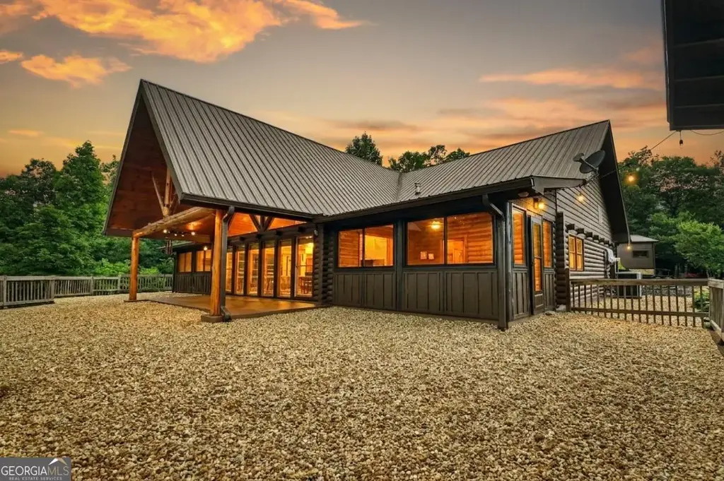 328 Arapaho Walk, Mineral Bluff