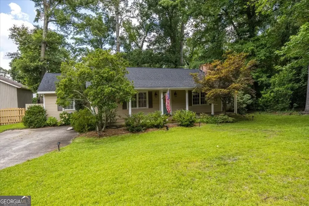 3240 Lousie Place, Macon