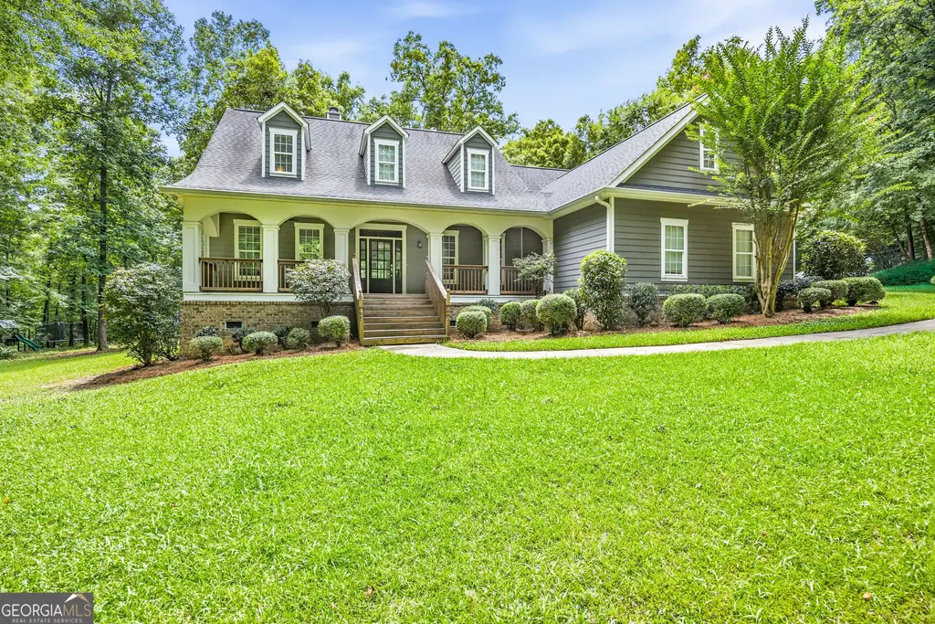 201 Manor Court, Forsyth