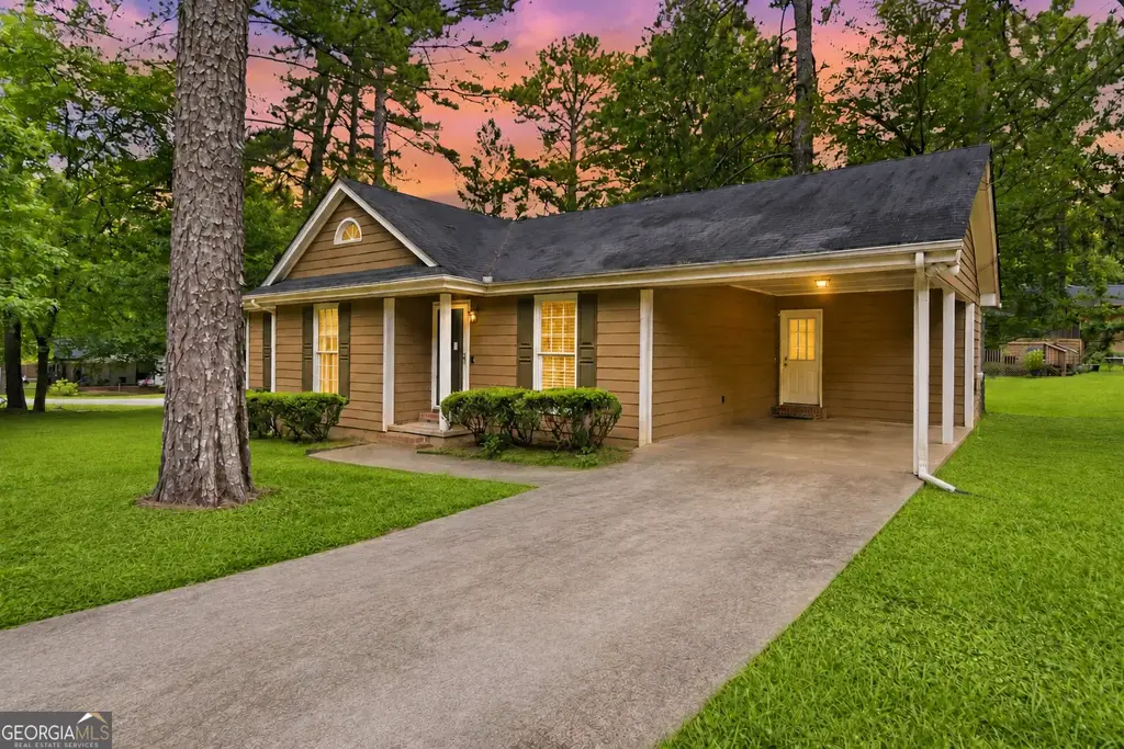 241 Rutledge Drive, Winder