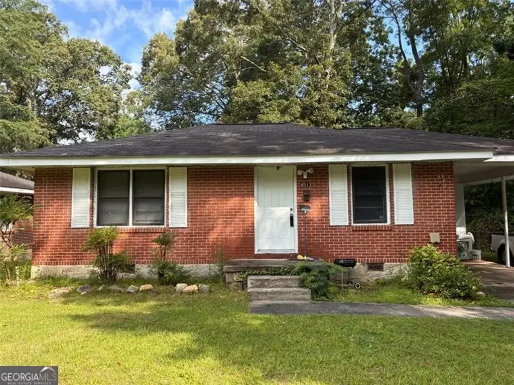 4513 College Street, Forest Park