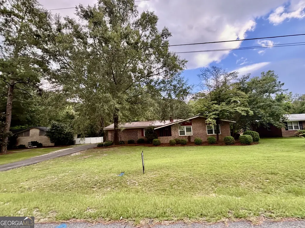 152 Crest Drive, Cochran