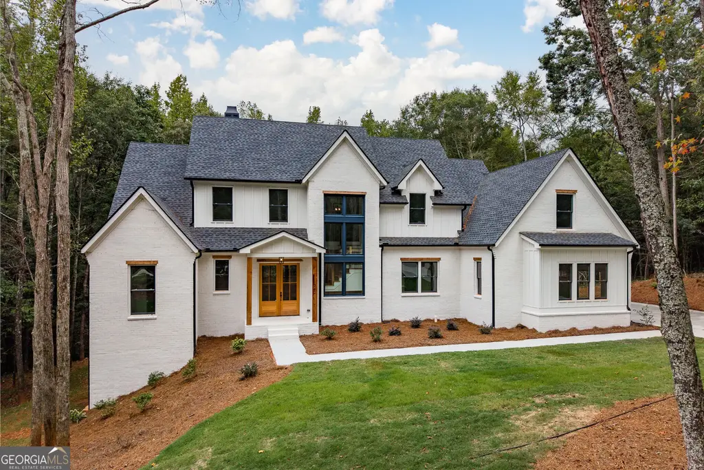 242 Carriage Avenue, Jefferson