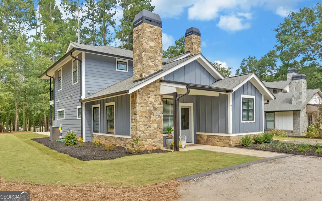71 Woodlake Crt, Hartwell