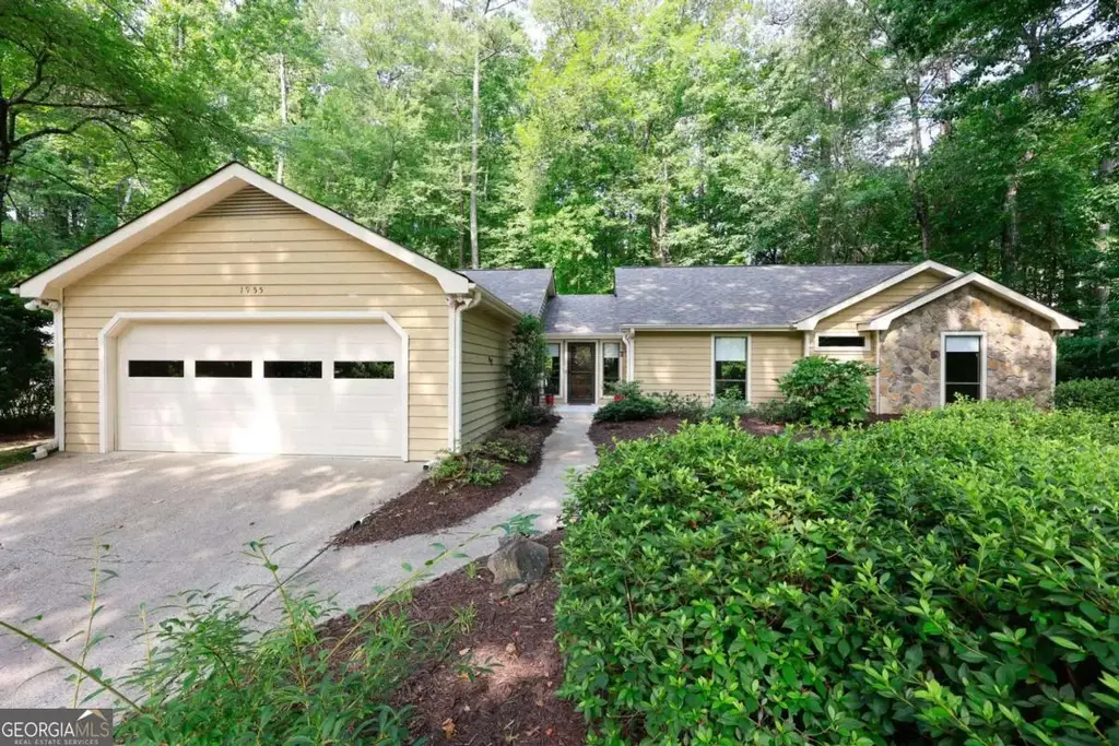 1955 Hitching Post Lane, Marietta