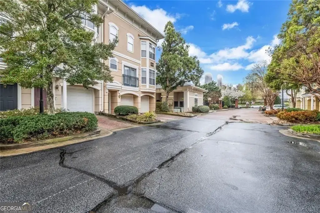 375 Highland Avenue 1002, Atlanta