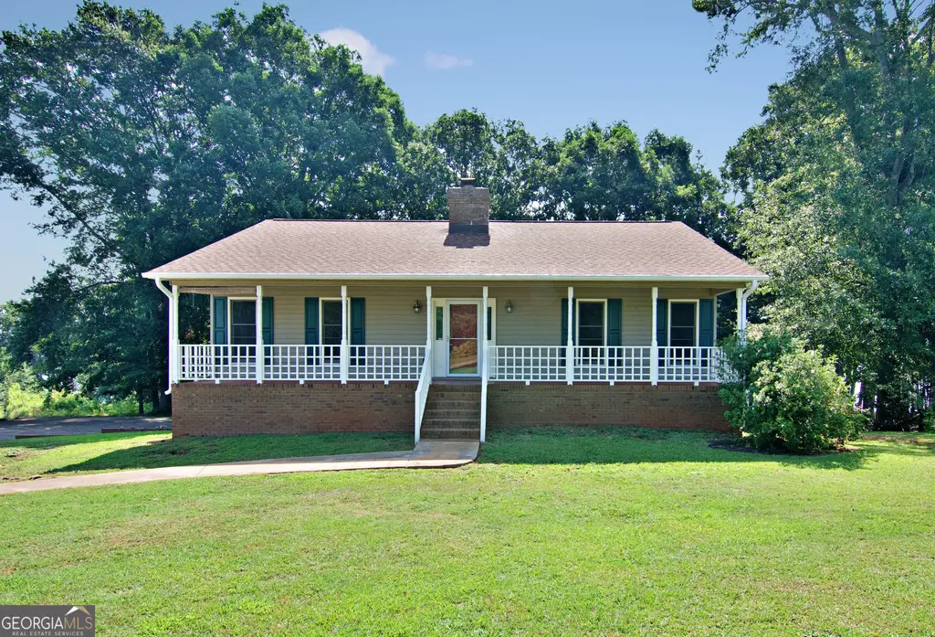 108 Windy Point N, Townville