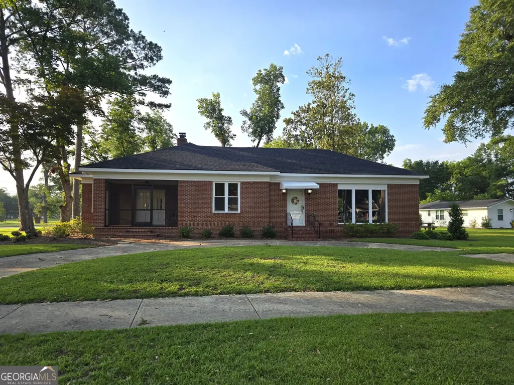 834 Academy Drive, Louisville