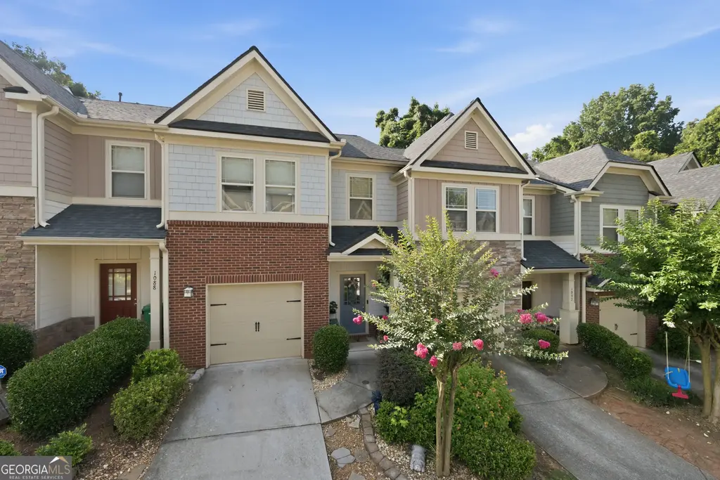 1090 N Village Drive, Decatur