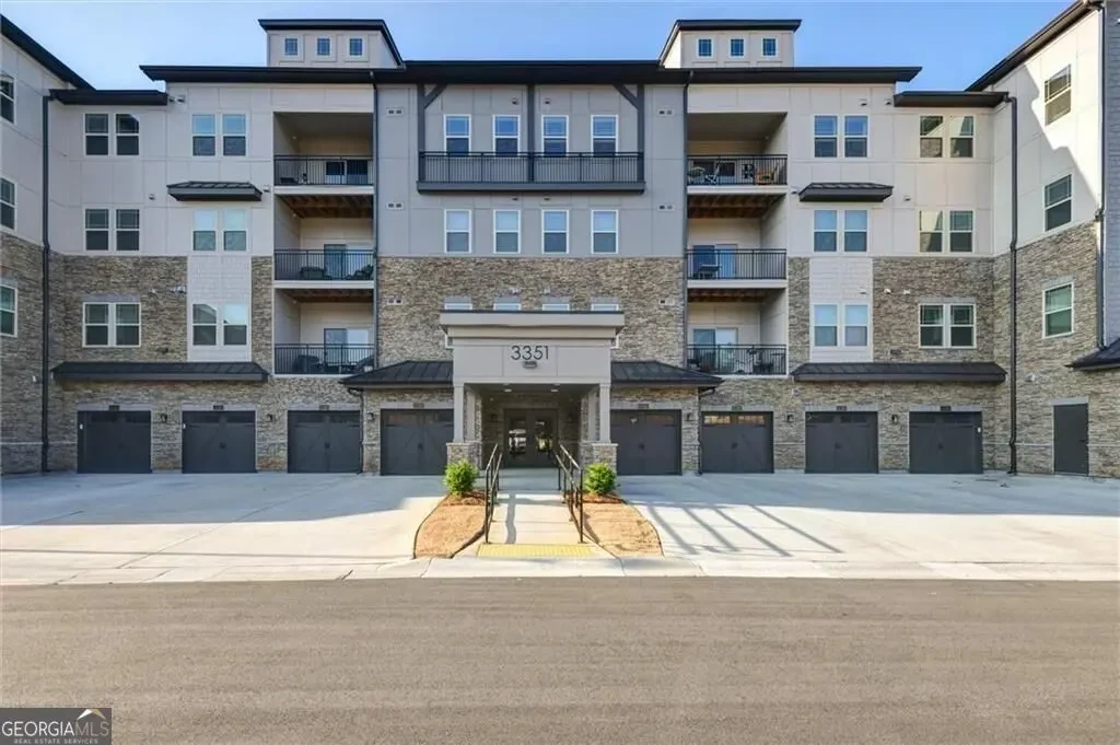 3351 Orwell Way 2406, Cumming