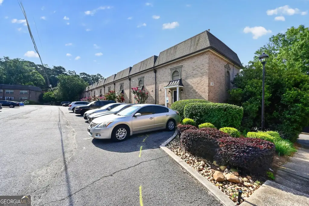 6980 Roswell Road B11, Sandy Springs
