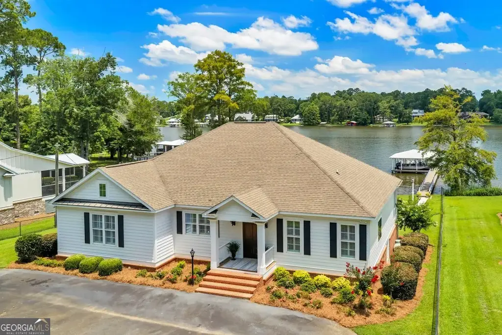 387 Smoak Bridge Circle, Warwick