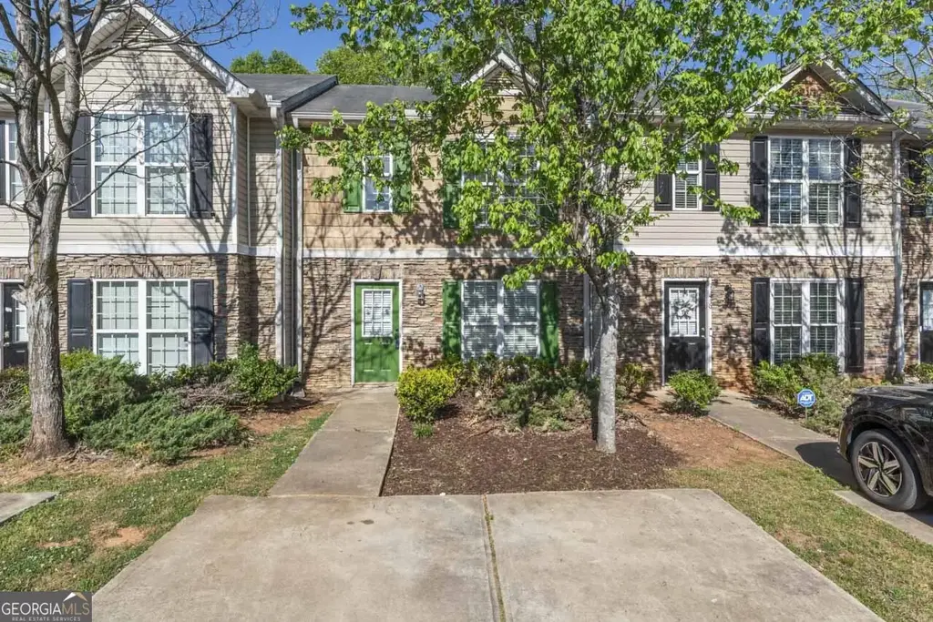 11443 South Grove Drive, Hampton