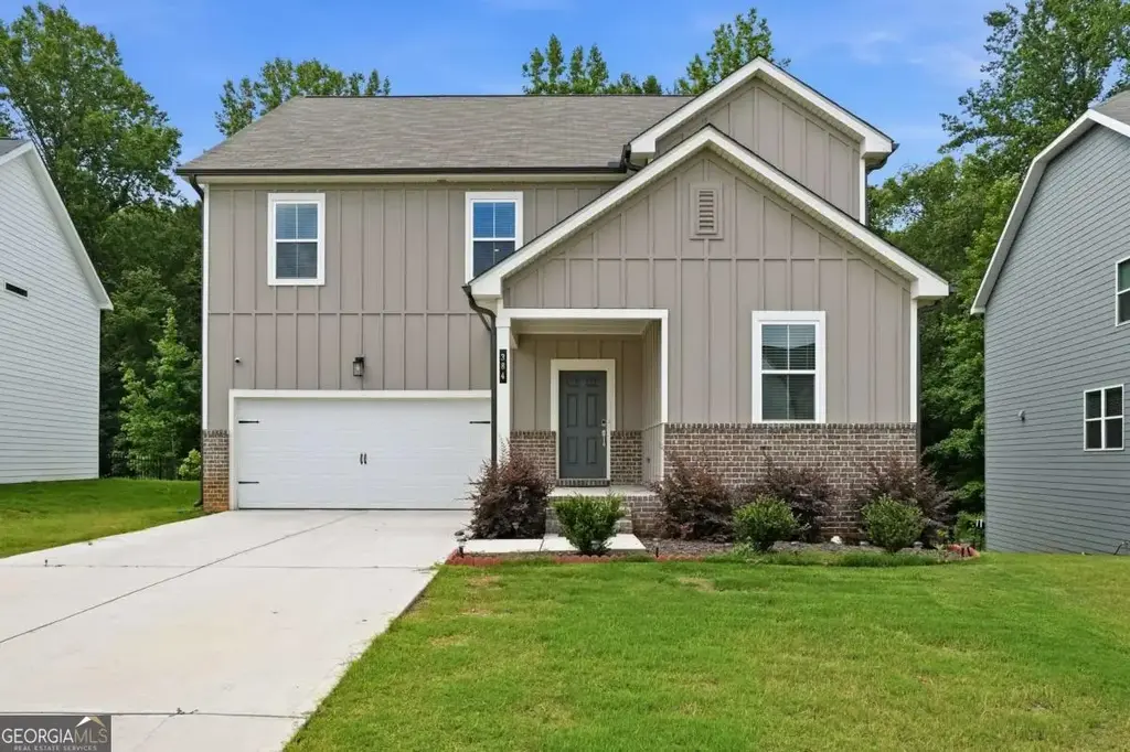 384 Summerwood Lane, Dawsonville