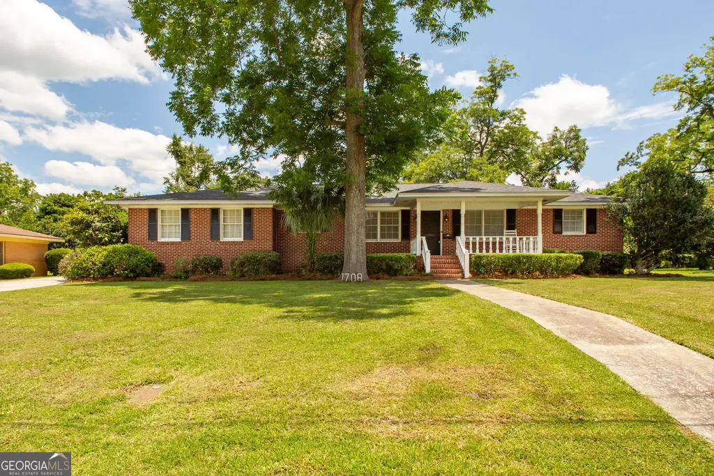 1708 City Boulevard, Waycross