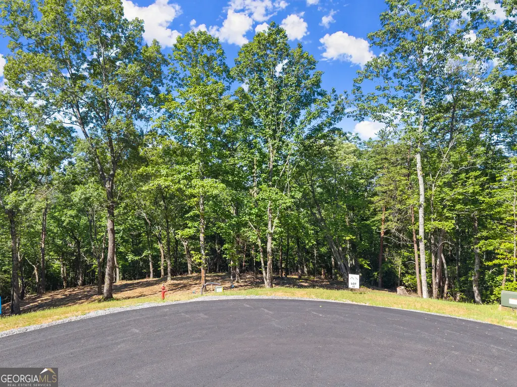 228 Chimney Oaks Trail, Cleveland