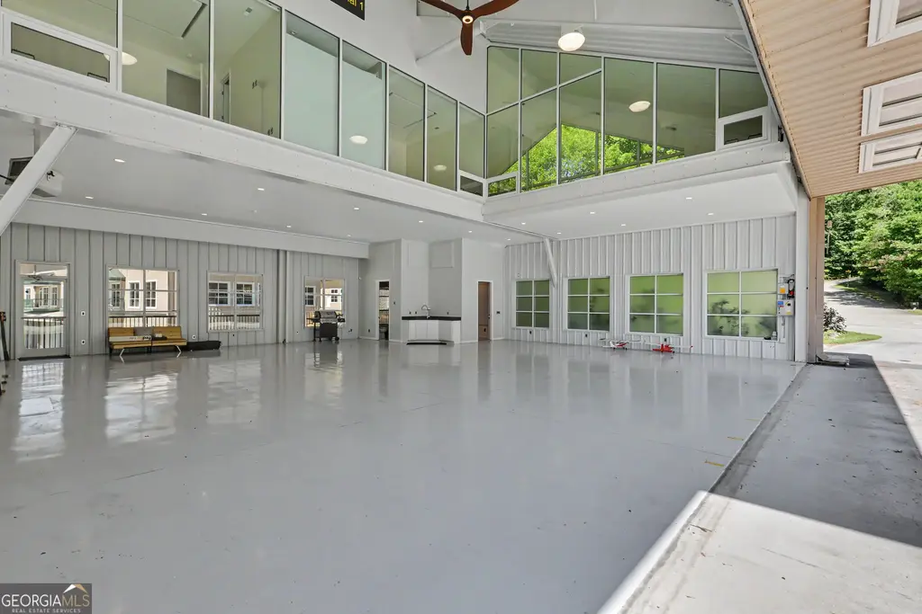 43 General Mitchell Drive M-10, Clayton
