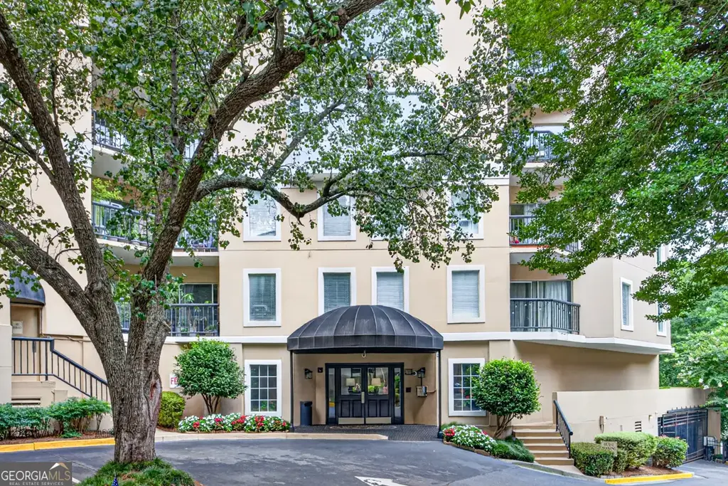 1 Biscayne Drive Nw 703, Atlanta