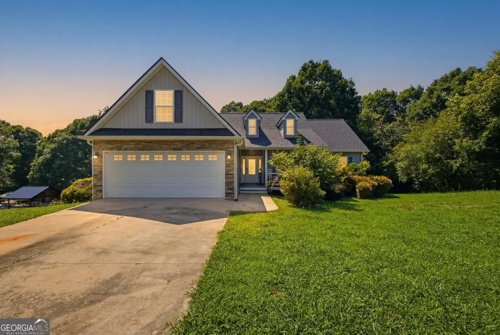 208 Stonington Drive, Mount Airy