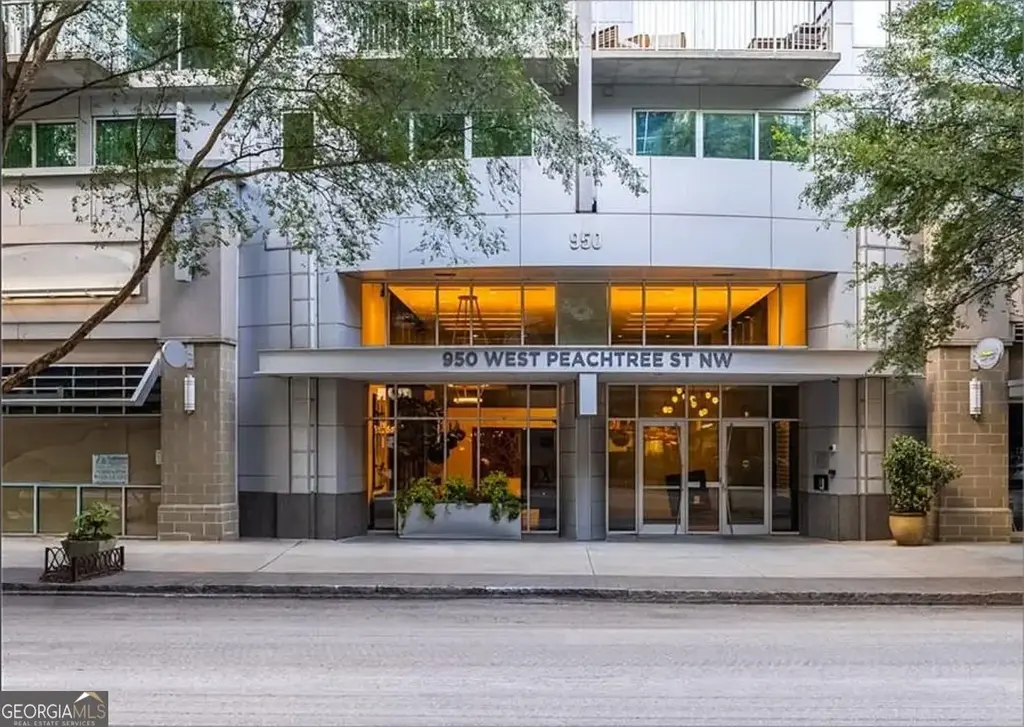 950 W Peachtree Street Nw 1702, Atlanta